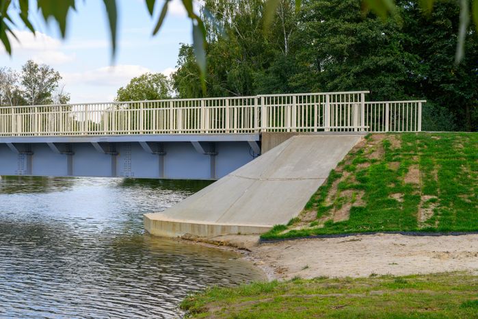 Новый Телешовский мост через реку Македонку в Малаховке округа Люберцы
