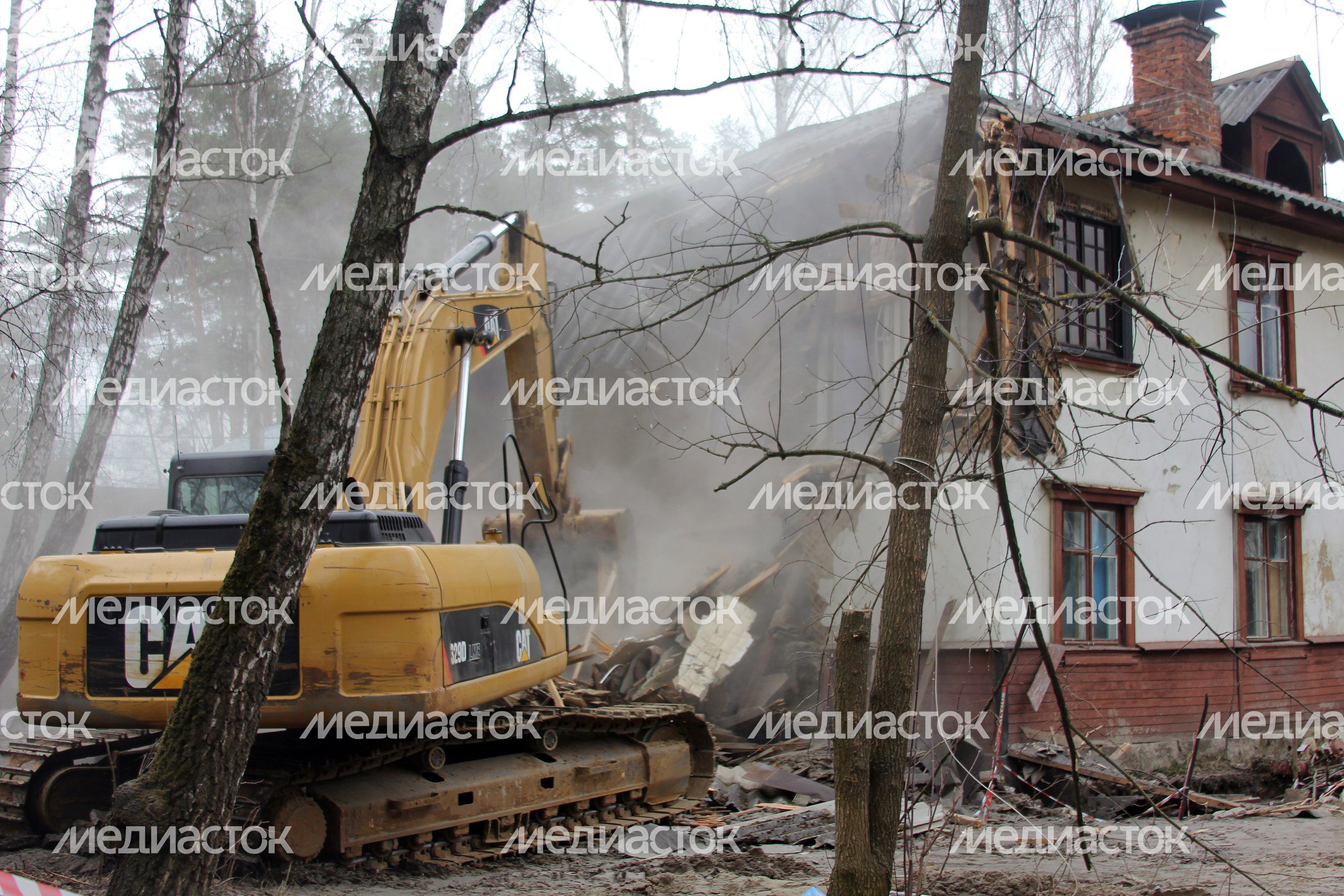 Снос аварийного дома в Королеве