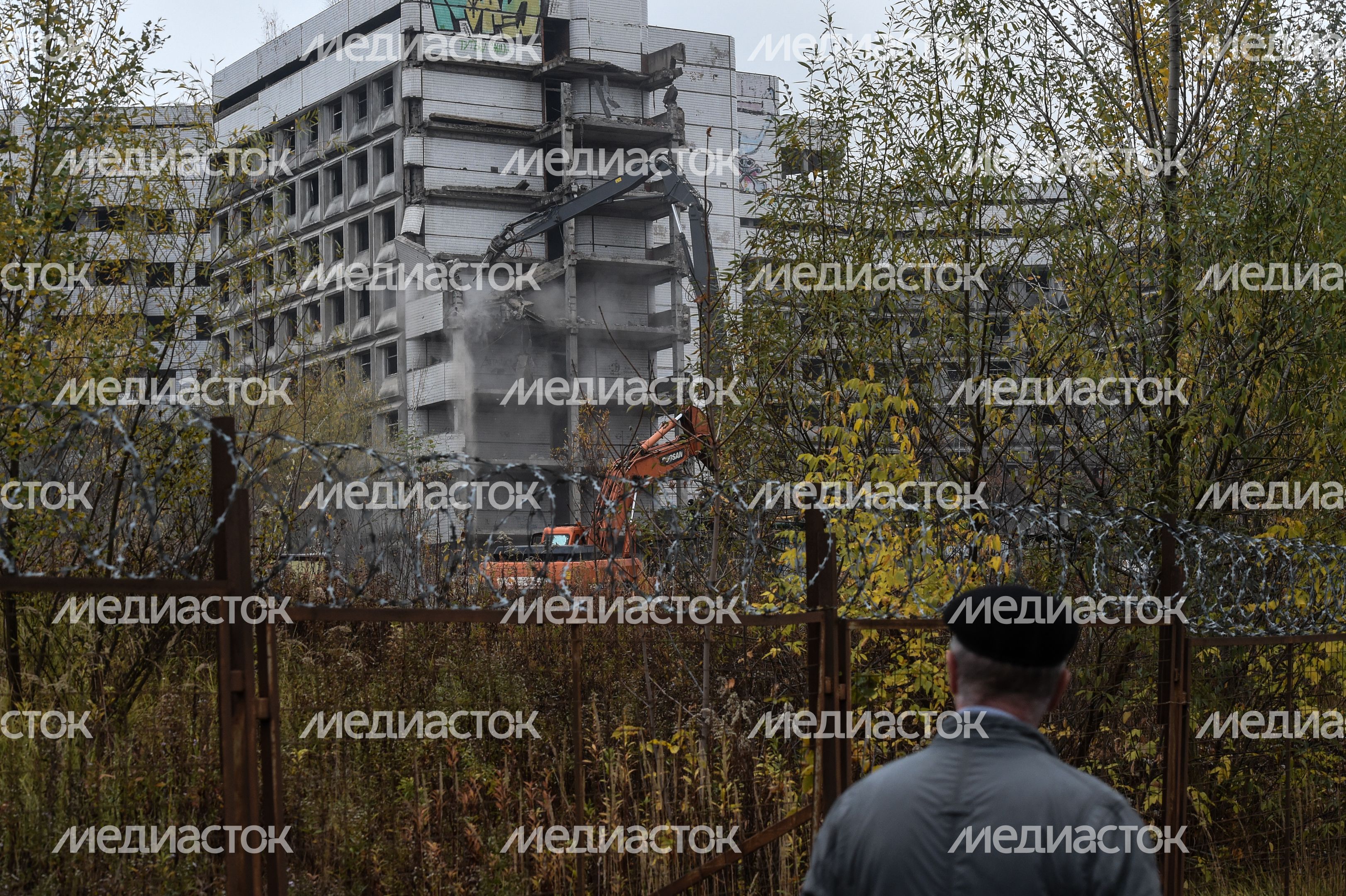 Начало работ по демонтажу Ховринской заброшенной больницы