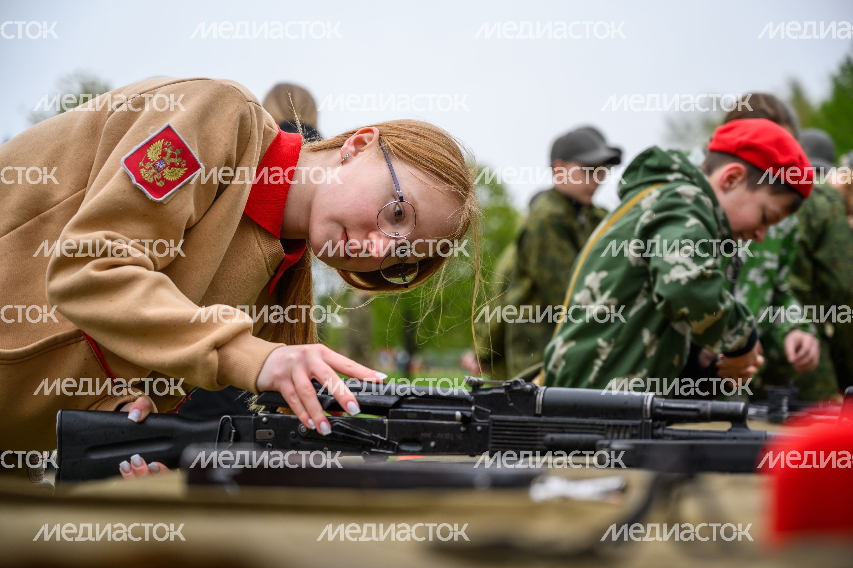 Военно-патриотическая игра «Юнармия, вперед!», посвященная Дню Победы, в Горках Ленинских Военно-патриотическая игра «Юнармия, вперед!», посвященная Дню Победы, в Горках Ленинских