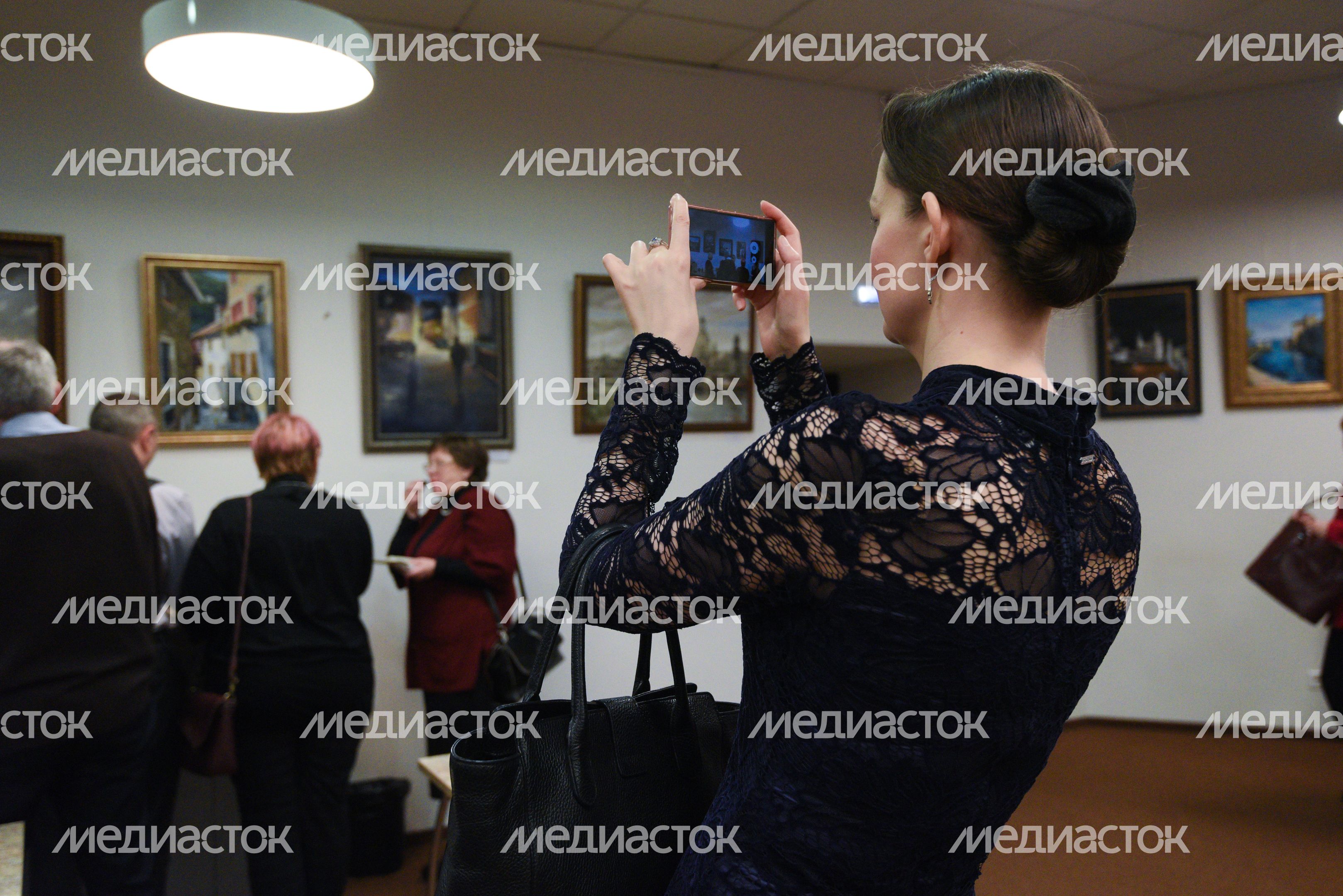Открытие выставки «Европейские улицы» художника Ольги Шараповой в Москве
