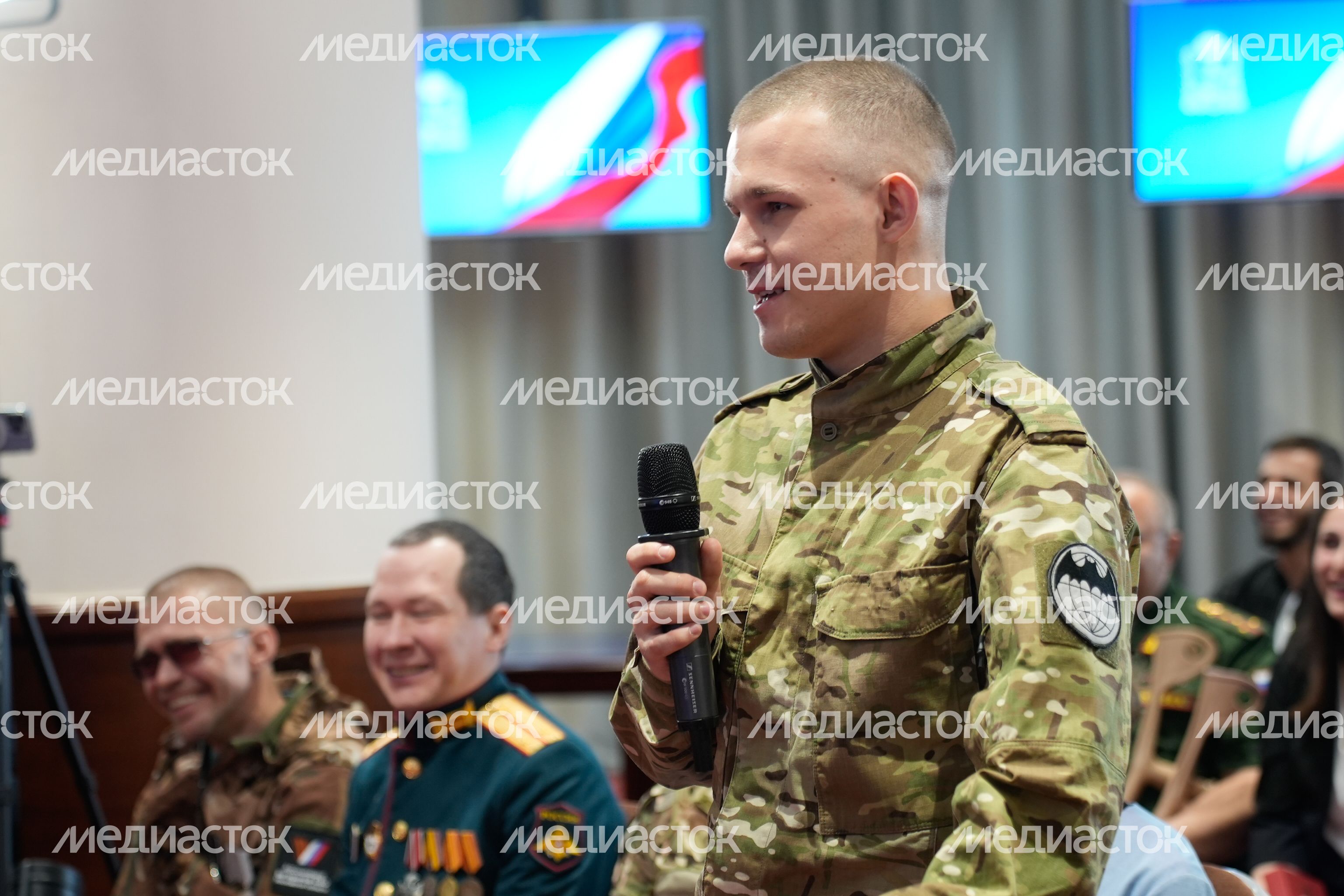 Вручение ключей от автомобилей ветеранам СВО и семьям погибших Героев