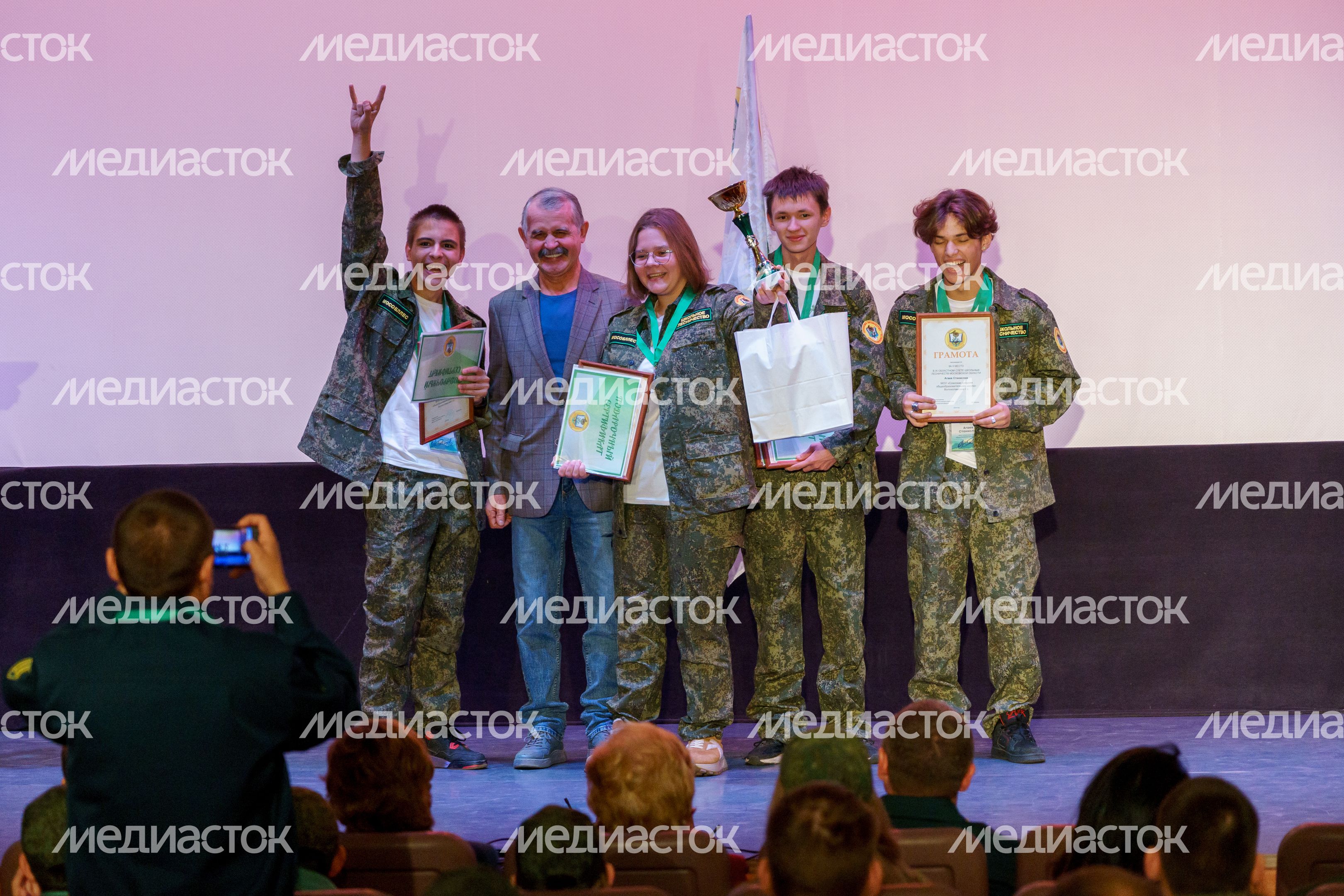 Владимир Шапкин на конкурсе лучших школьных лесничеств Владимир Шапкин на конкурсе лучших школьных лесничеств