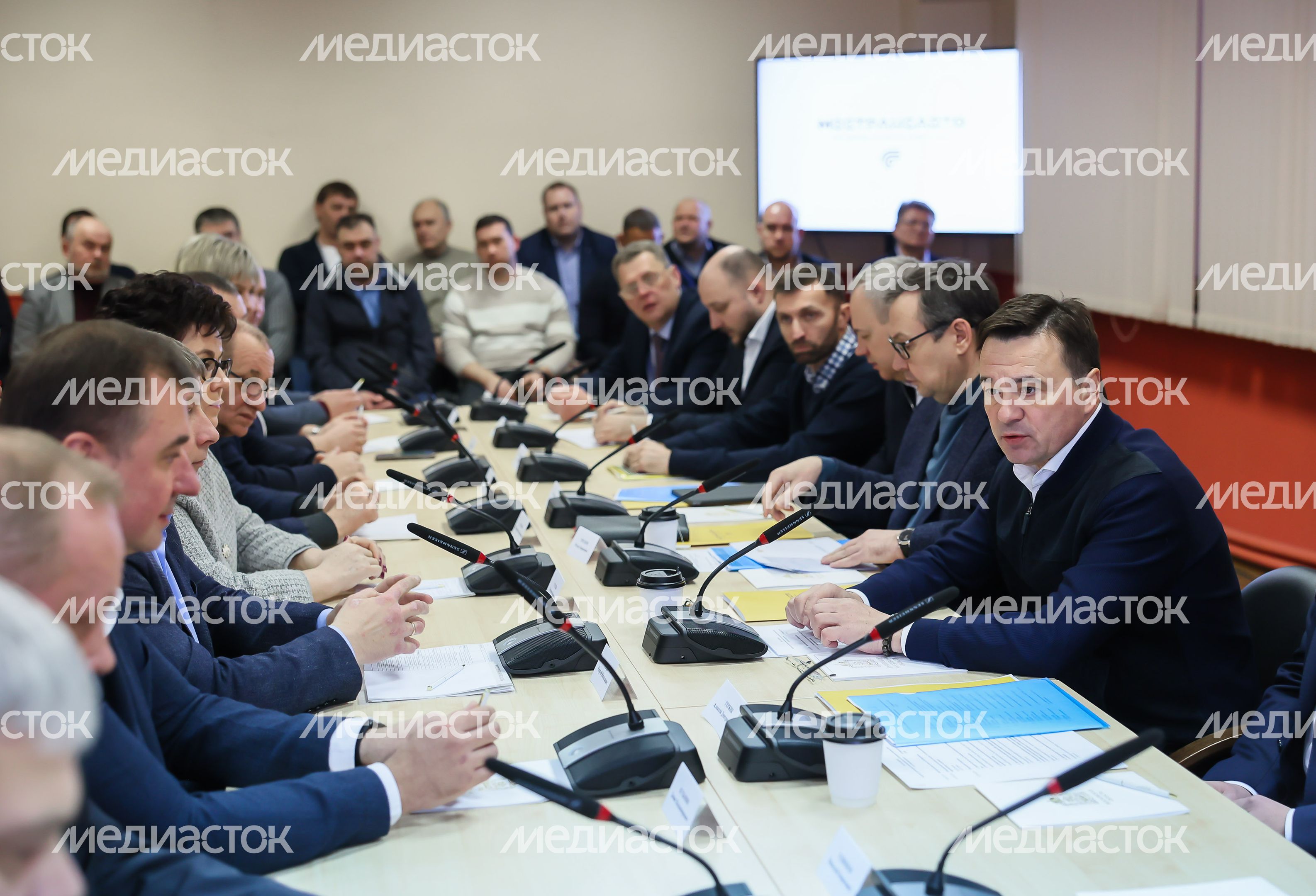 Андрей Воробьев посетил подразделение "Мострансавто" в Истре