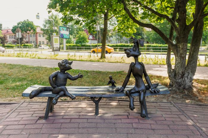 Жанровая скульптура «Трое из Простоквашино» на улице Михалевича в Раменском