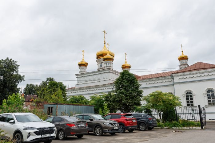 Кафедральный собор Александра Невского в Егорьевске летом