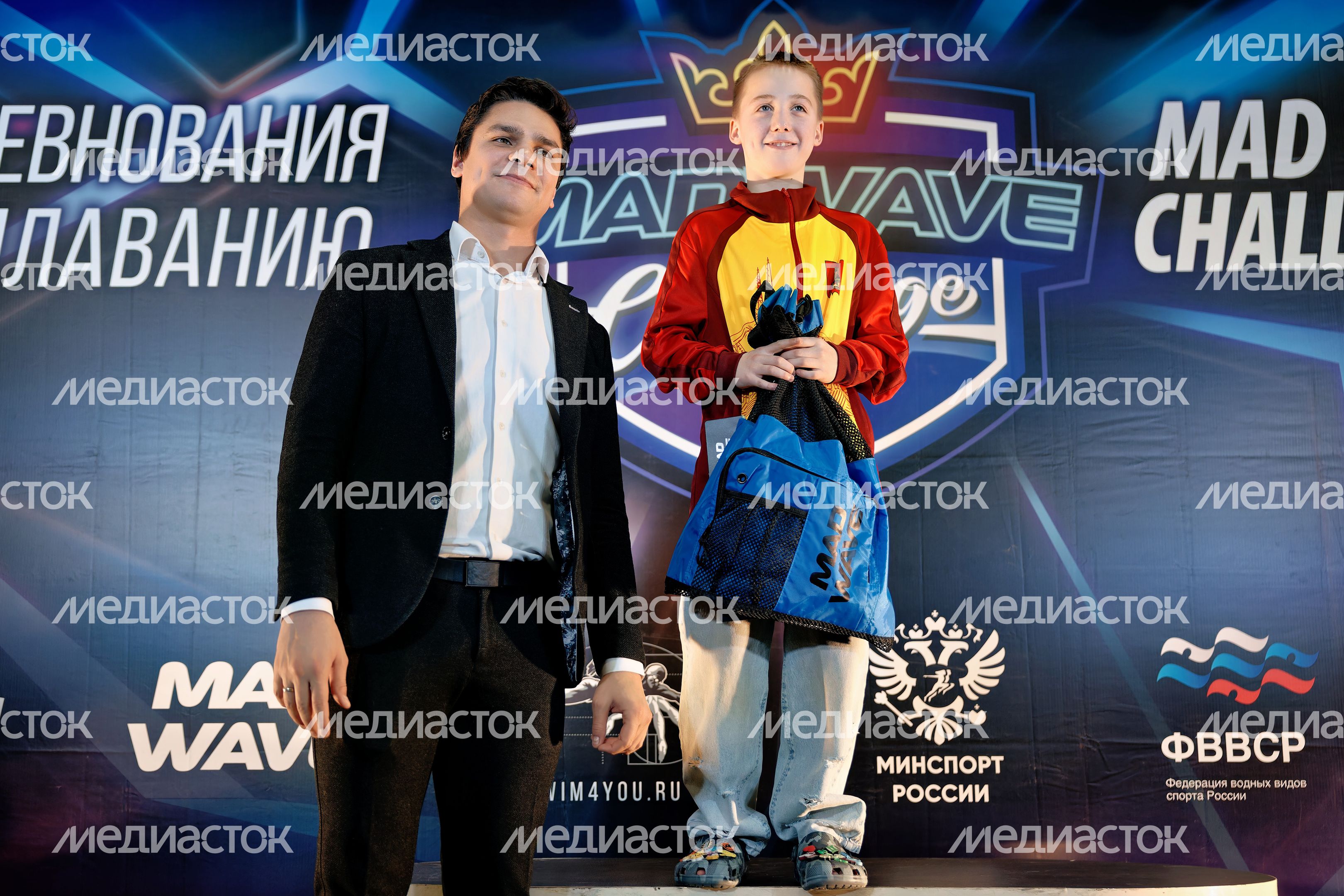 Награждение победителей Всероссийских соревнований по плаванию Mad Wave Challenge 2025 в Рузе
