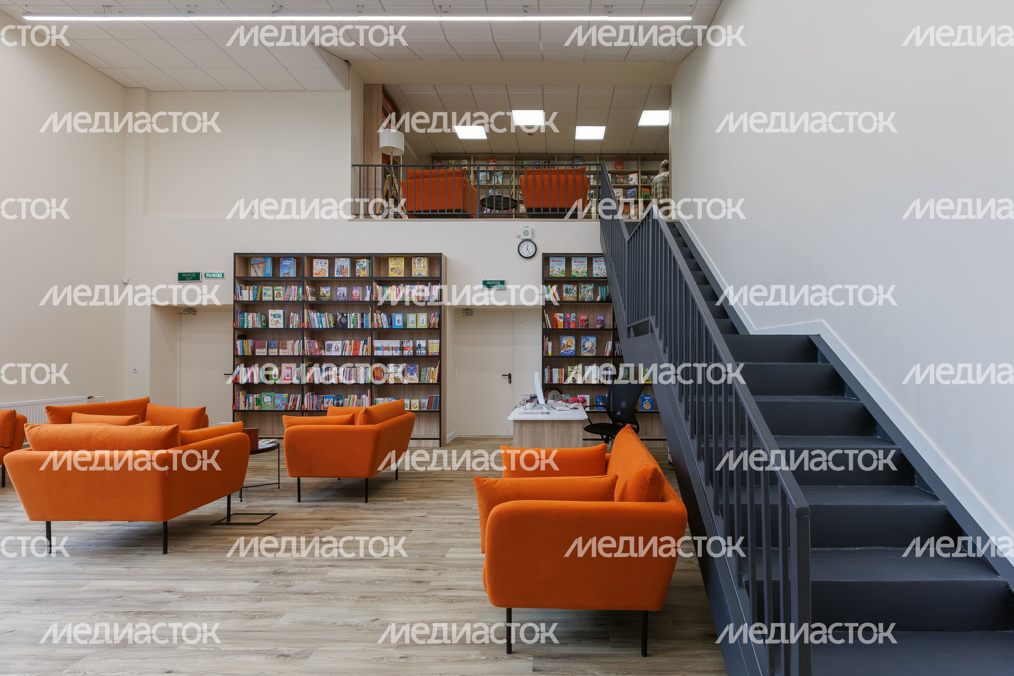 Библиотека в культурно-досуговом центре «Заря» в Балашихе после капитального ремонта Библиотека в культурно-досуговом центре «Заря» в Балашихе после капитального ремонта