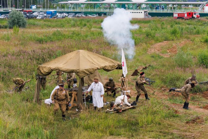 Эпизод Курской битвы под Прохоровкой на военно-исторической реконструкции в Центральном парке «Патриот»