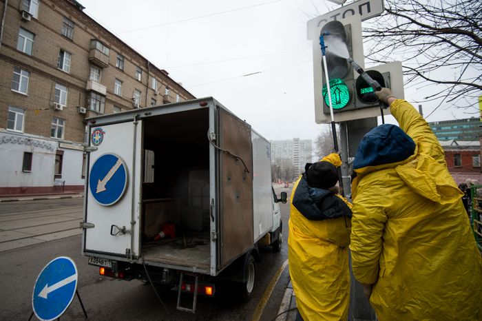 ЦОДД чистит светофоры в Москве