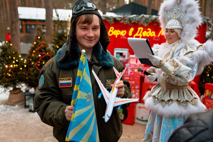 Первая партия писем Деду Морозу из парков Подмосковья отправилась в Великий Устюг
