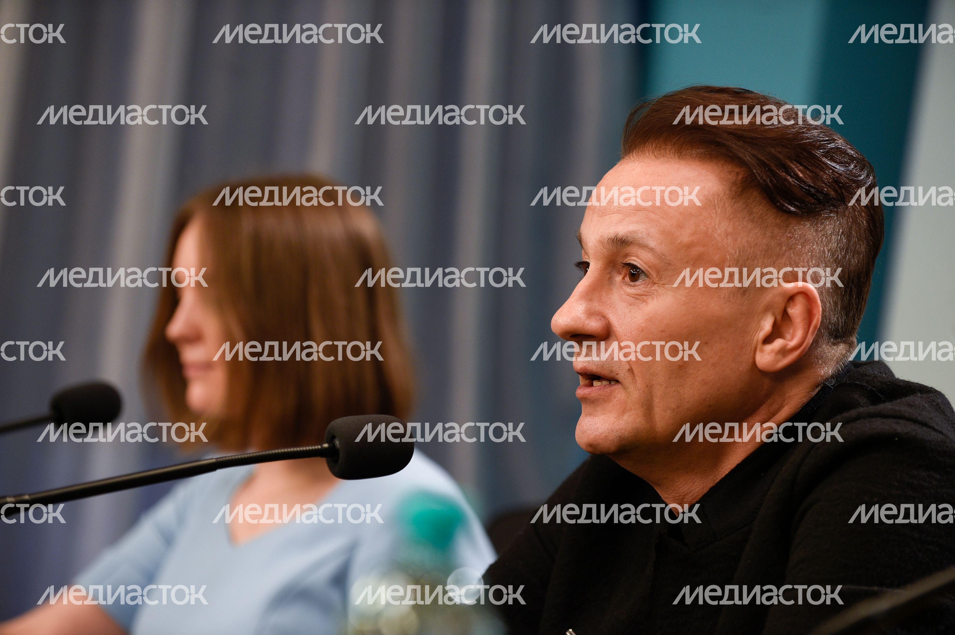 Пресс-конференция Олега Меньшикова в РИАМО