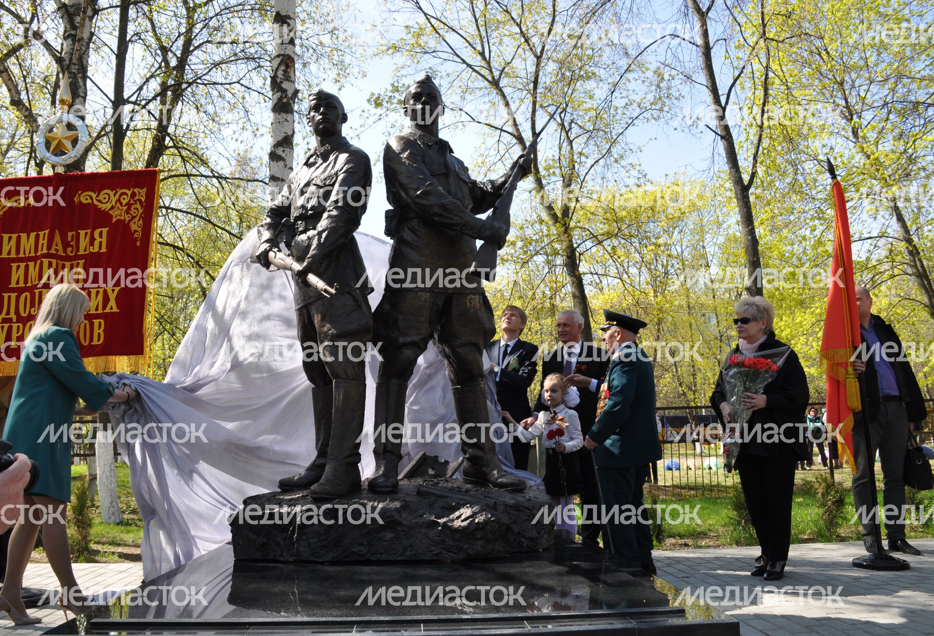 Памятник Подольским курсантам в Климовске Памятник Подольским курсантам в Климовске