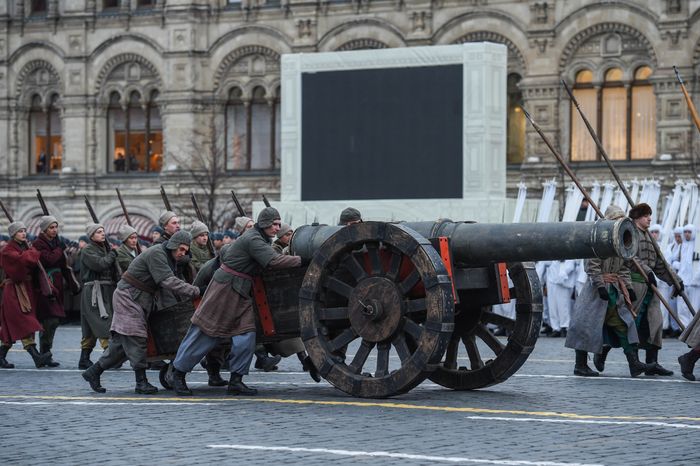 Торжественный марш в честь парада 1941 года на Красной площади в Москве