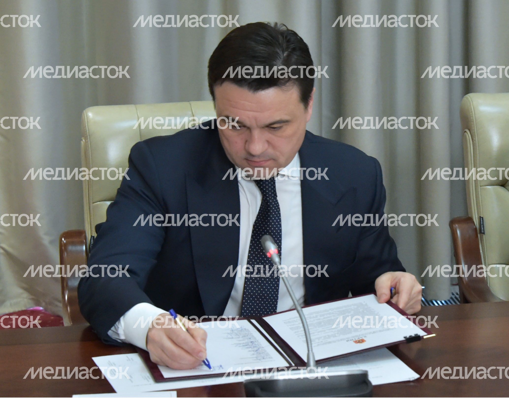 А. Воробьев подписал с застройщиками хартию о сотрудничестве