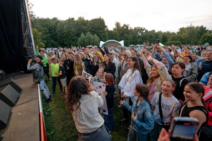 Зрители фестиваля «Каникулы» в музее-заповеднике «Горки Ленинские» Ленинского округа