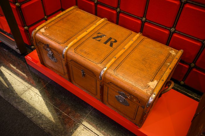 Выставка «Любовь к жизни», приуроченная к 155-летию со дня рождения В.И. Ленина, в музее-заповеднике «Горки Ленинские»