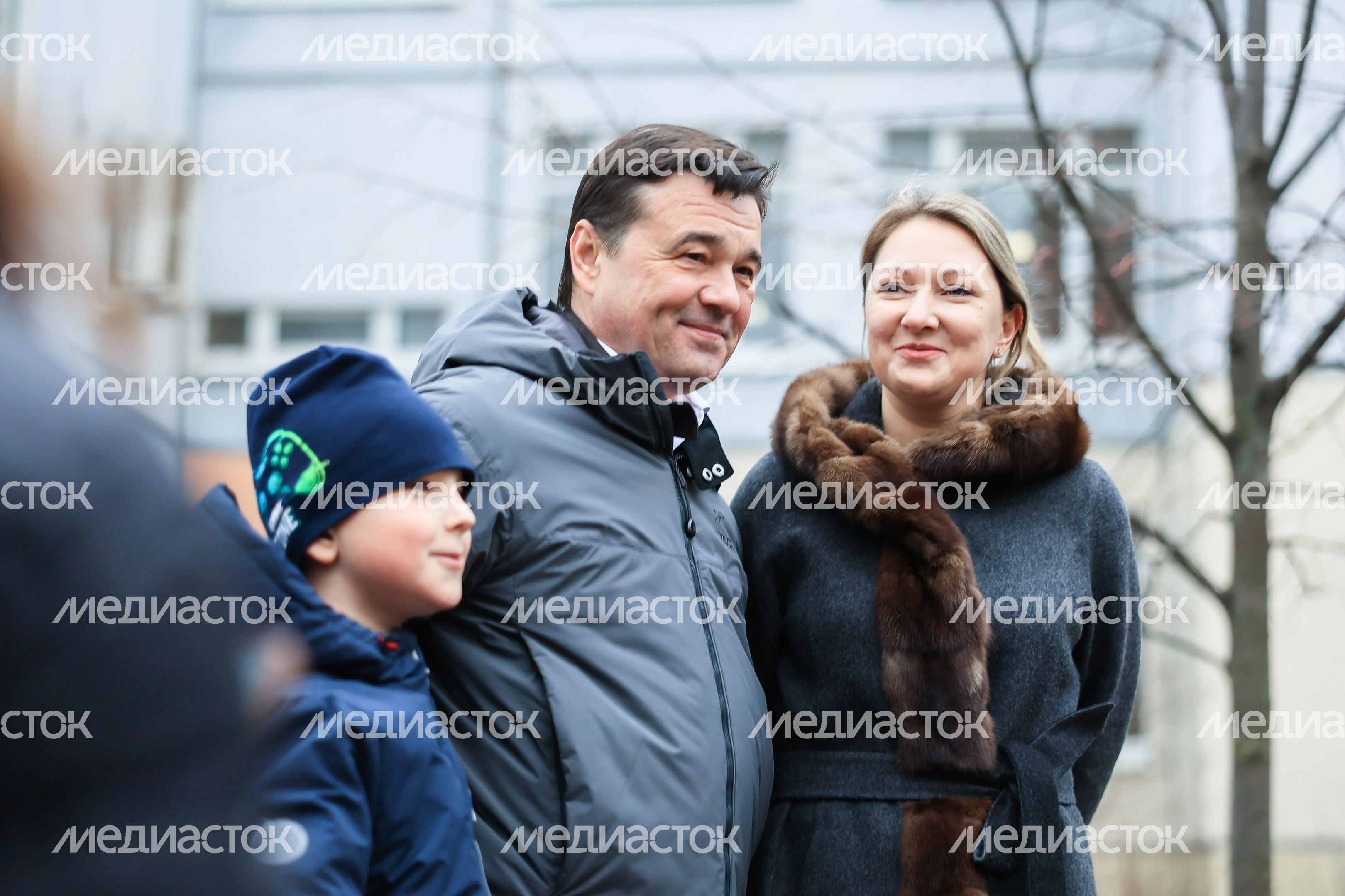 Проверка хода строительства пристройки к школе №14 в Долгопрудном Губернатором Подмосковья