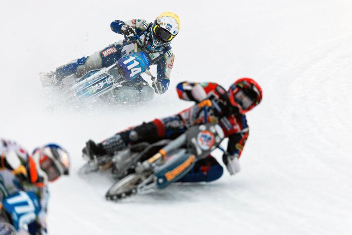 Второй день суперфинала личного чемпионата России по ледовому спидвею в Красногорске