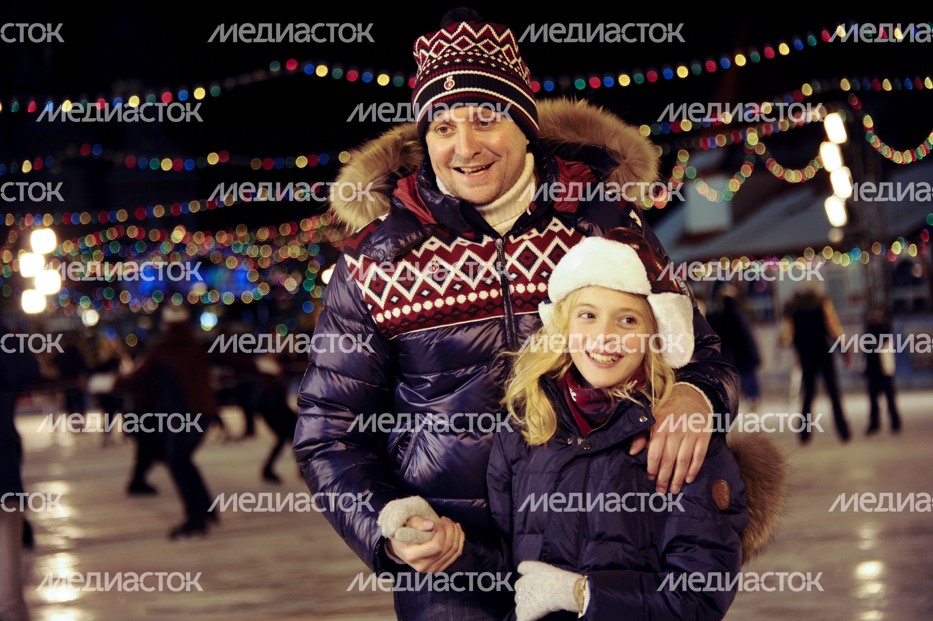 Открытие ГУМ-катка на Красной площади в Москве Открытие ГУМ-катка на Красной площади в Москве