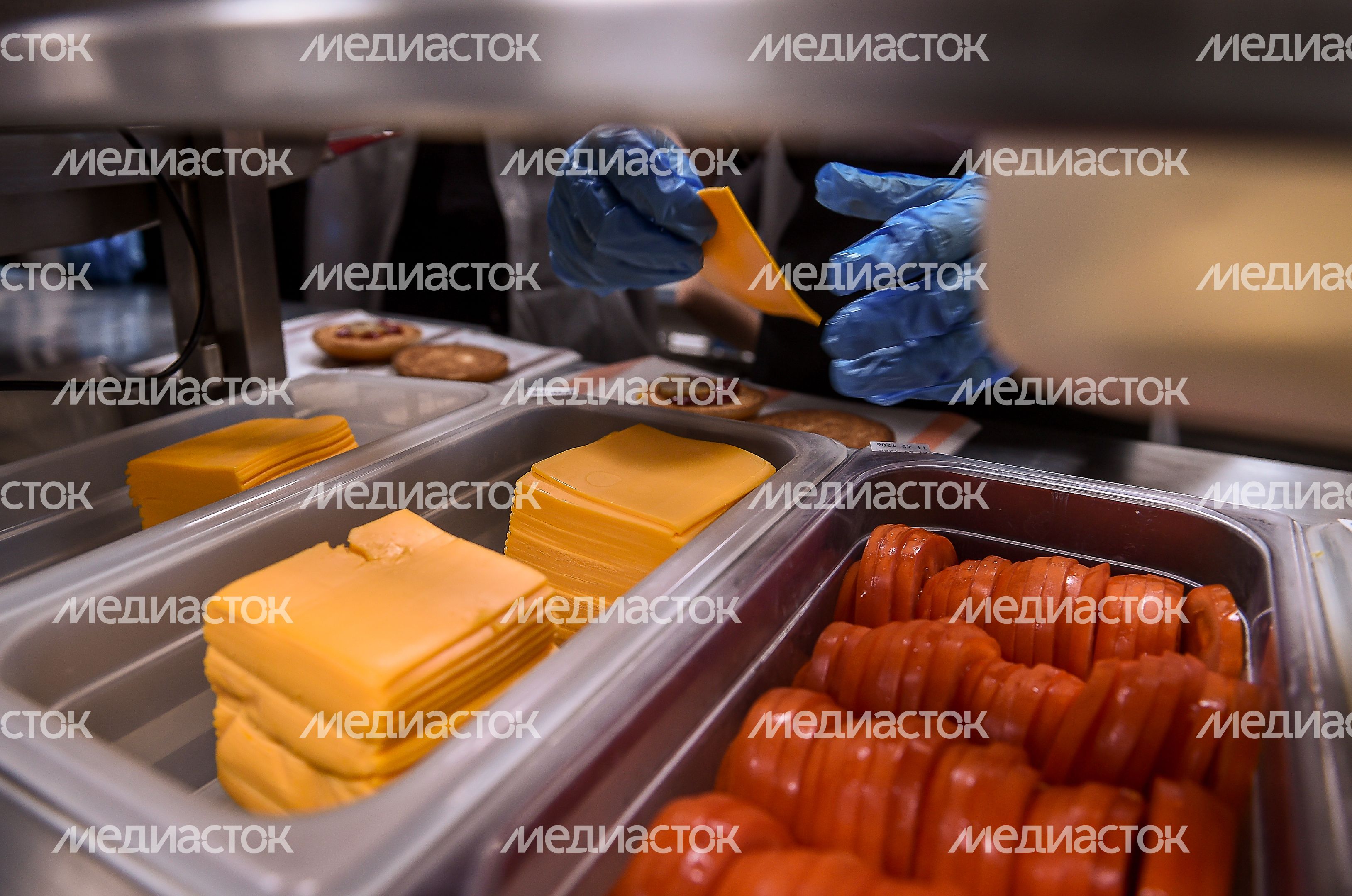 Открытие российской сети ресторанов «Вкусно — и точка!»