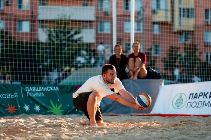 Пляжный волейбол на новой площадке «Пойма volley» в Красногорске