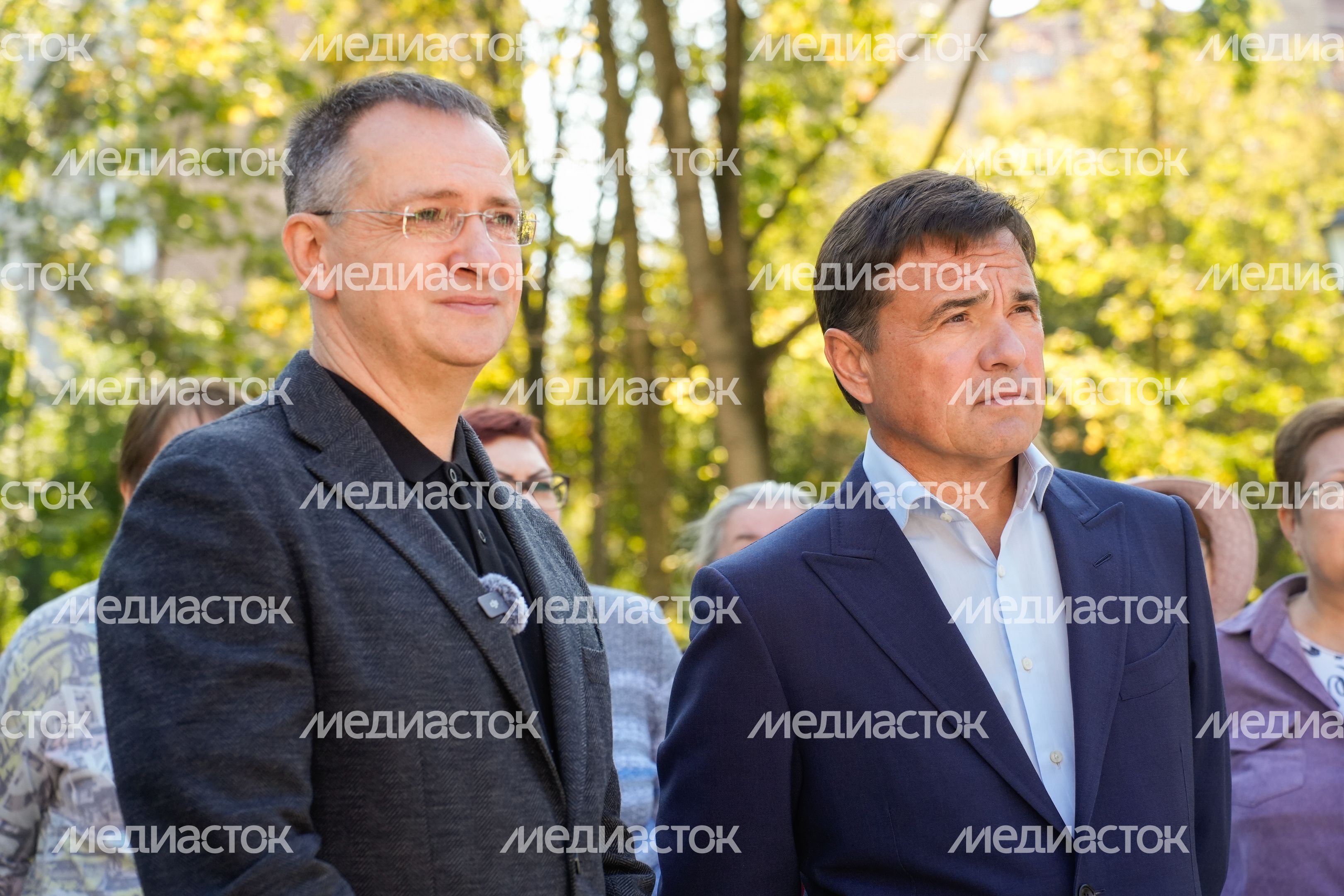 Андрей Воробьев и Владимир Мединский открыли новый сквер в усадьбе "Лыткарино" Андрей Воробьев и Владимир Мединский открыли новый сквер в усадьбе "Лыткарино"