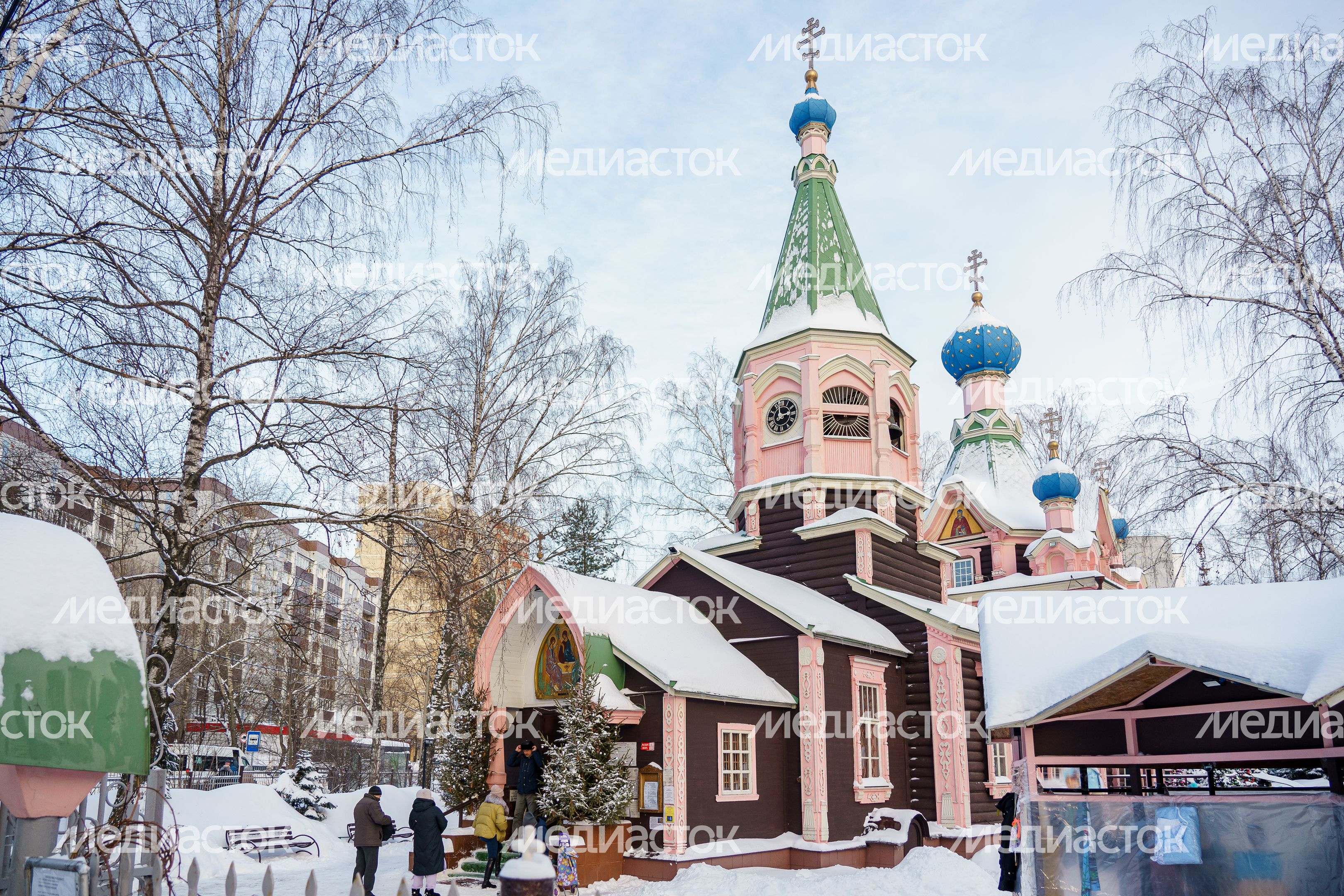 Зимний Свято-Троицкий храм в Люберцах Зимний Свято-Троицкий храм в Люберцах