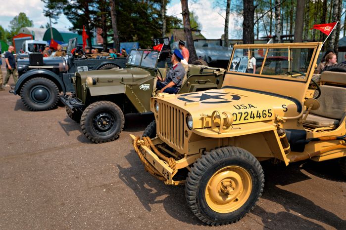 Американский армейский военный автомобиль «Виллис» в музее аэроклуба ветеранов воинской службы в Кубинке