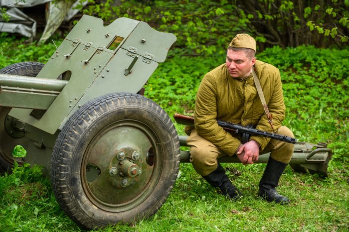 Военно-историческая реконструкция событий мая 1945 года в музее истории танка Т-34 в Мытищах