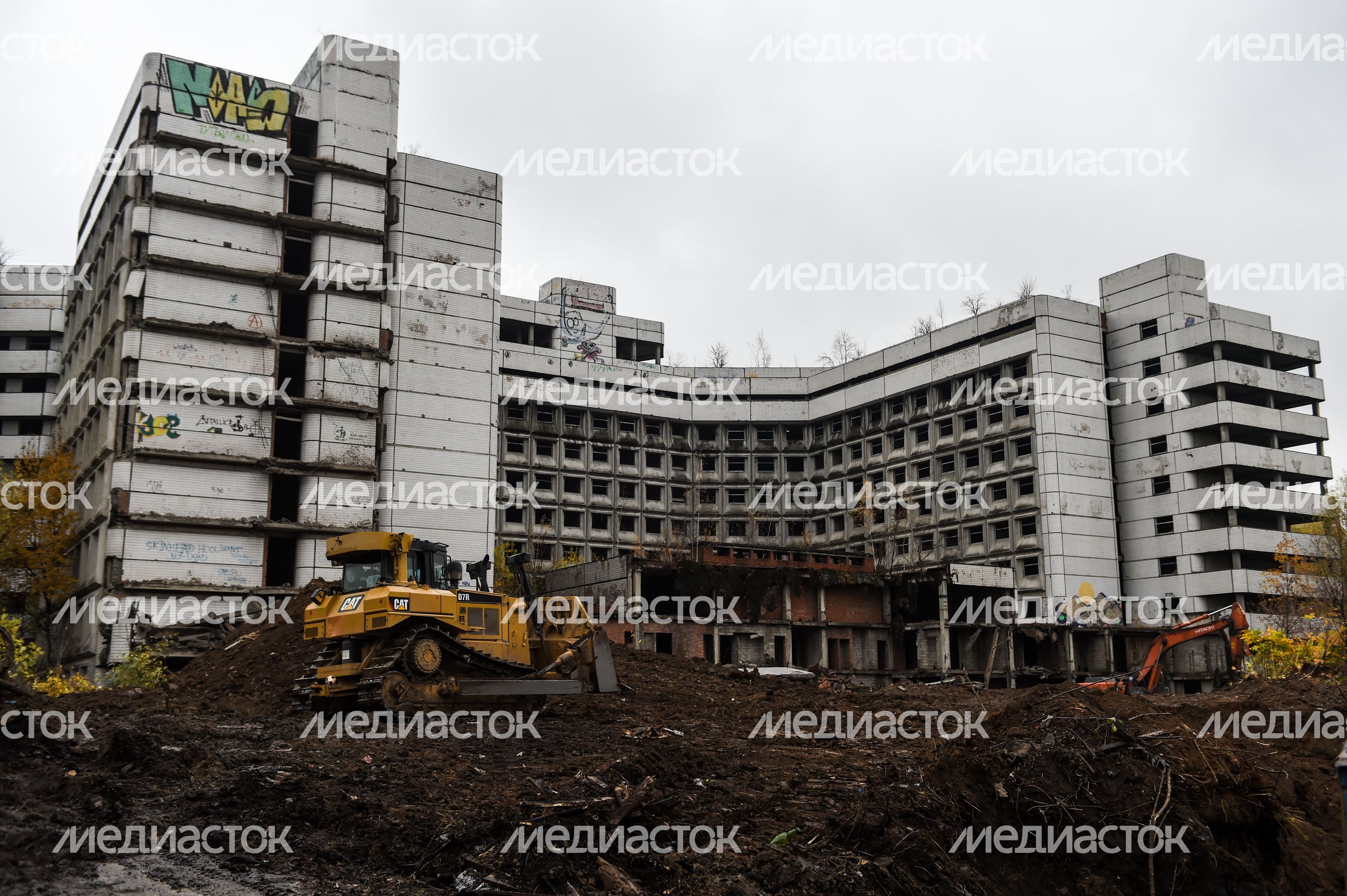 Начало работ по демонтажу Ховринской заброшенной больницы