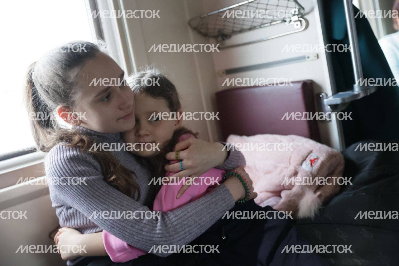 Встреча первого поезда с беженцами из ДНР и ЛНР