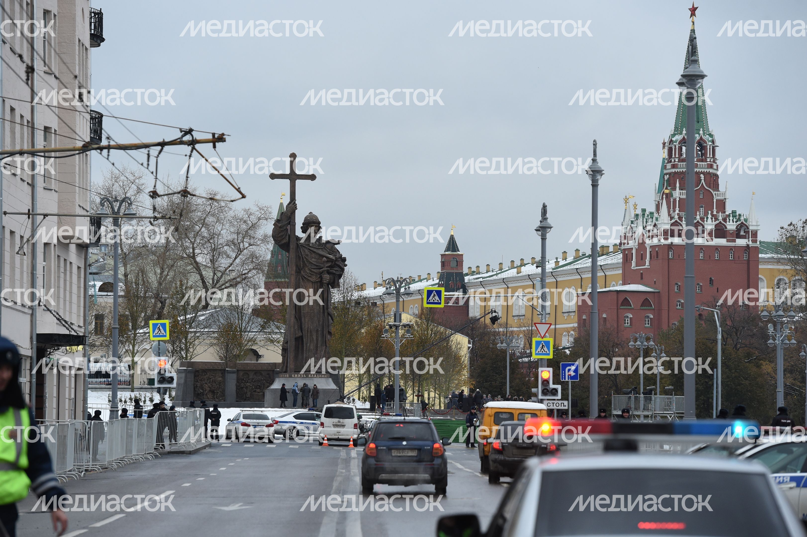 Памятник князю Владимиру в Москве