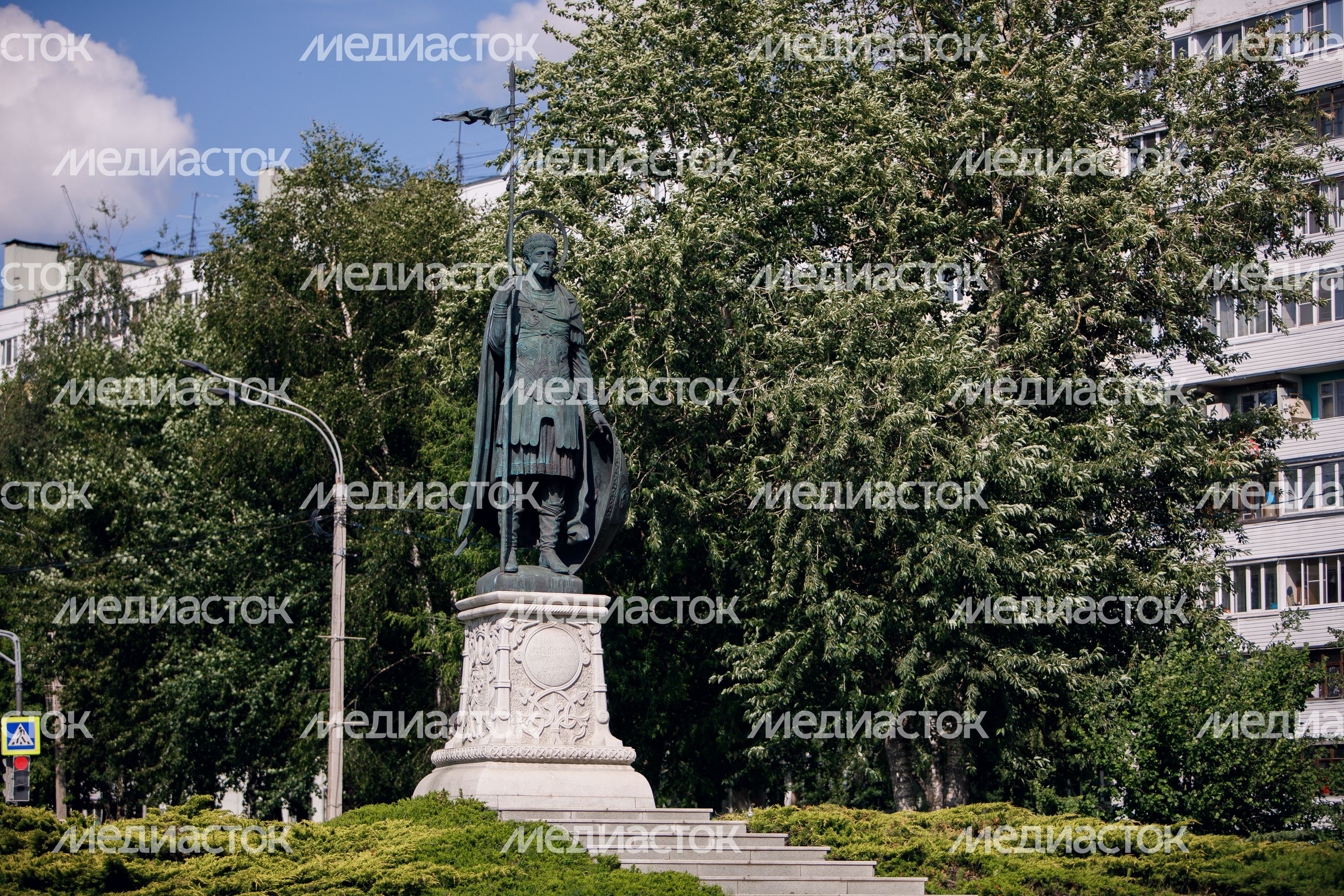 Дмитров. Памятник Дмитрию Солунскому Дмитров. Памятник Дмитрию Солунскому