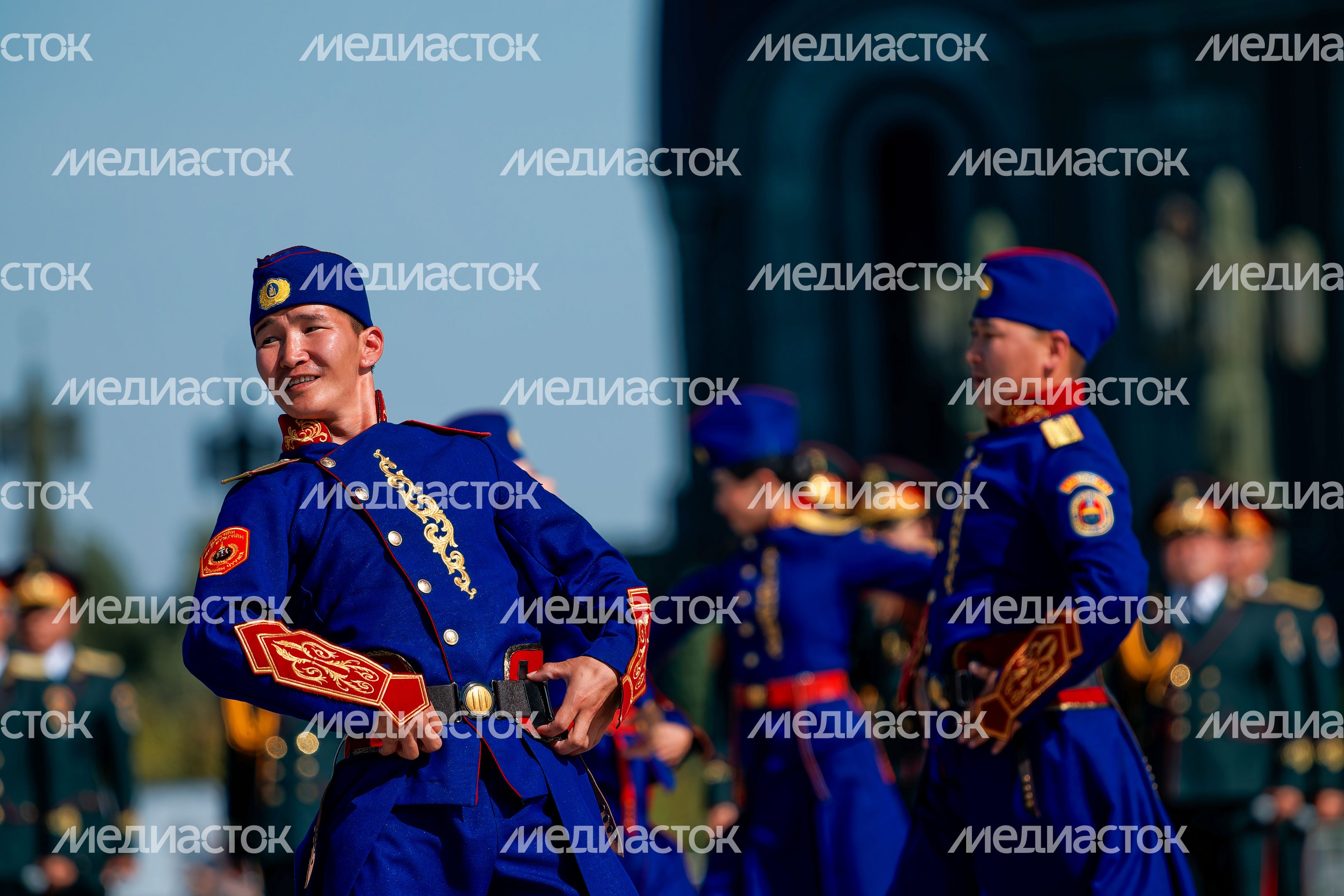 Военный оркестр силовых ведомств Монголии на военно-музыкальном фестивале «Спасская башня» у Главного храма ВС РФ