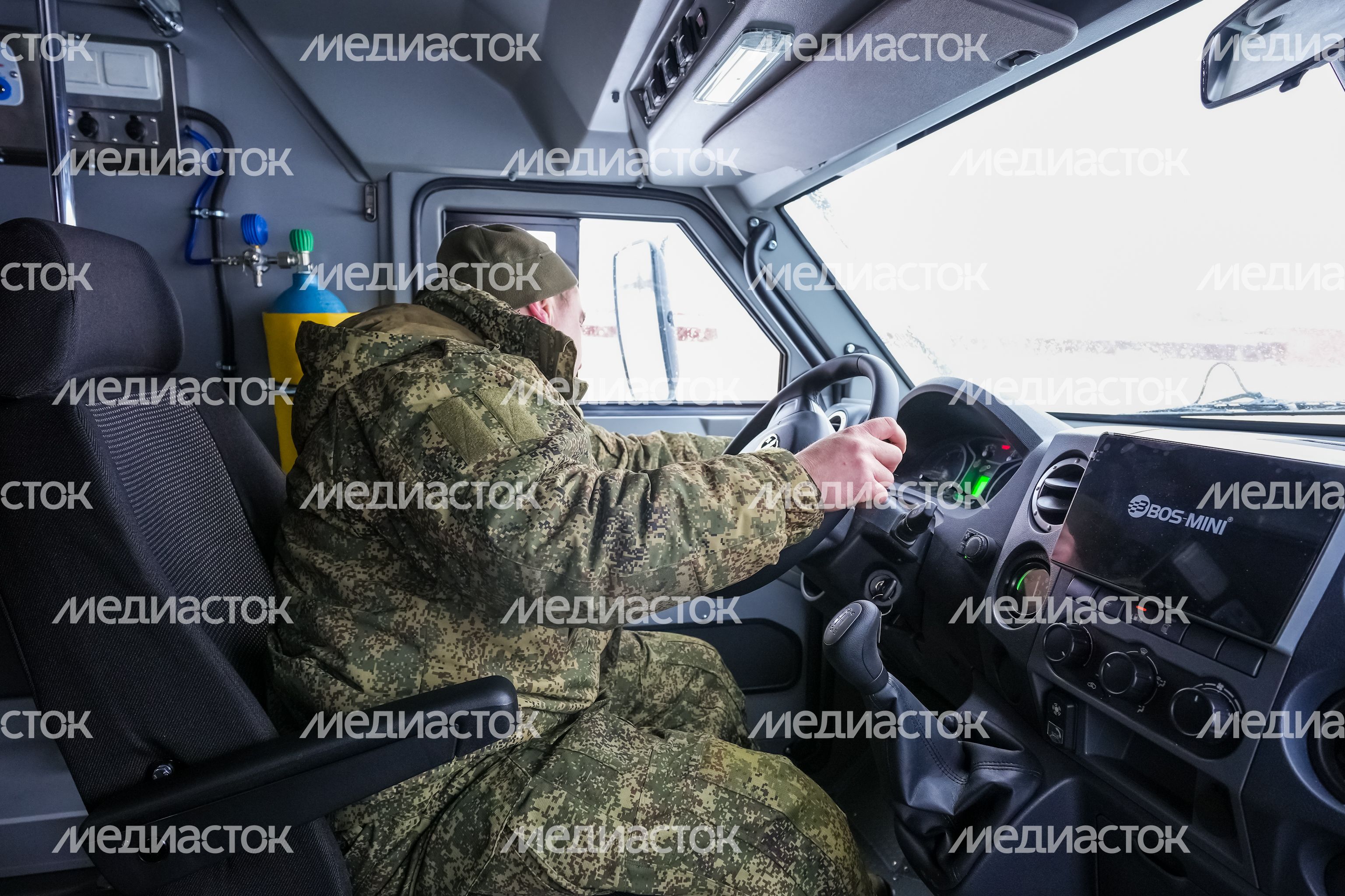 Бойцам СВО из Подмосковья передали медицинский вездеход-амфибию "Звезда"