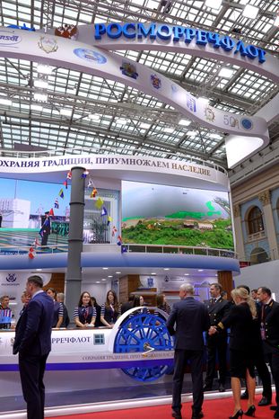 На площадке XVIII Международного форума "Транспорт России"