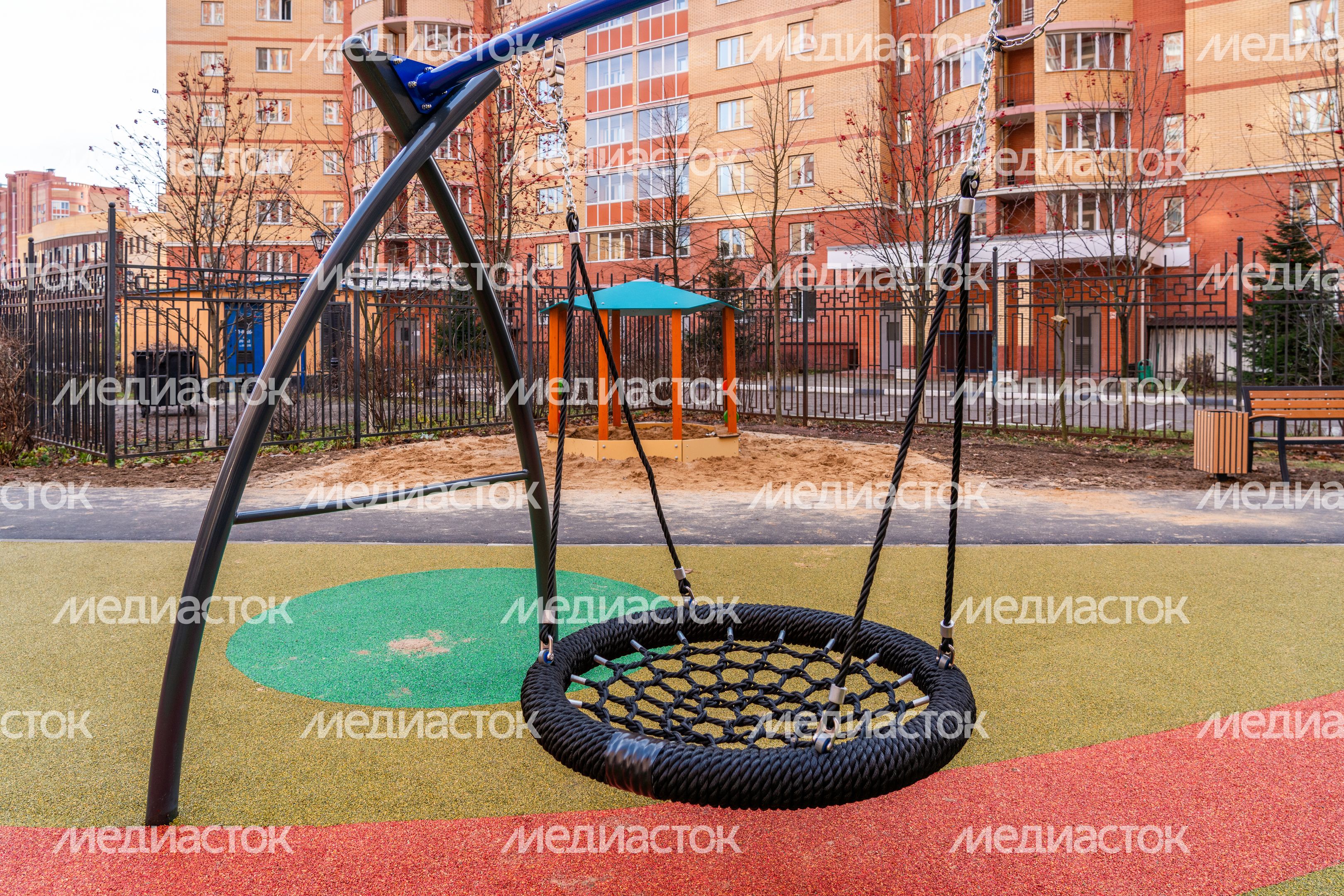 Благоустройство детской площадки в поселке ВНИИССОК на улице Дениса Давыдова Одинцовского округа Благоустройство детской площадки в поселке ВНИИССОК на улице Дениса Давыдова Одинцовского округа