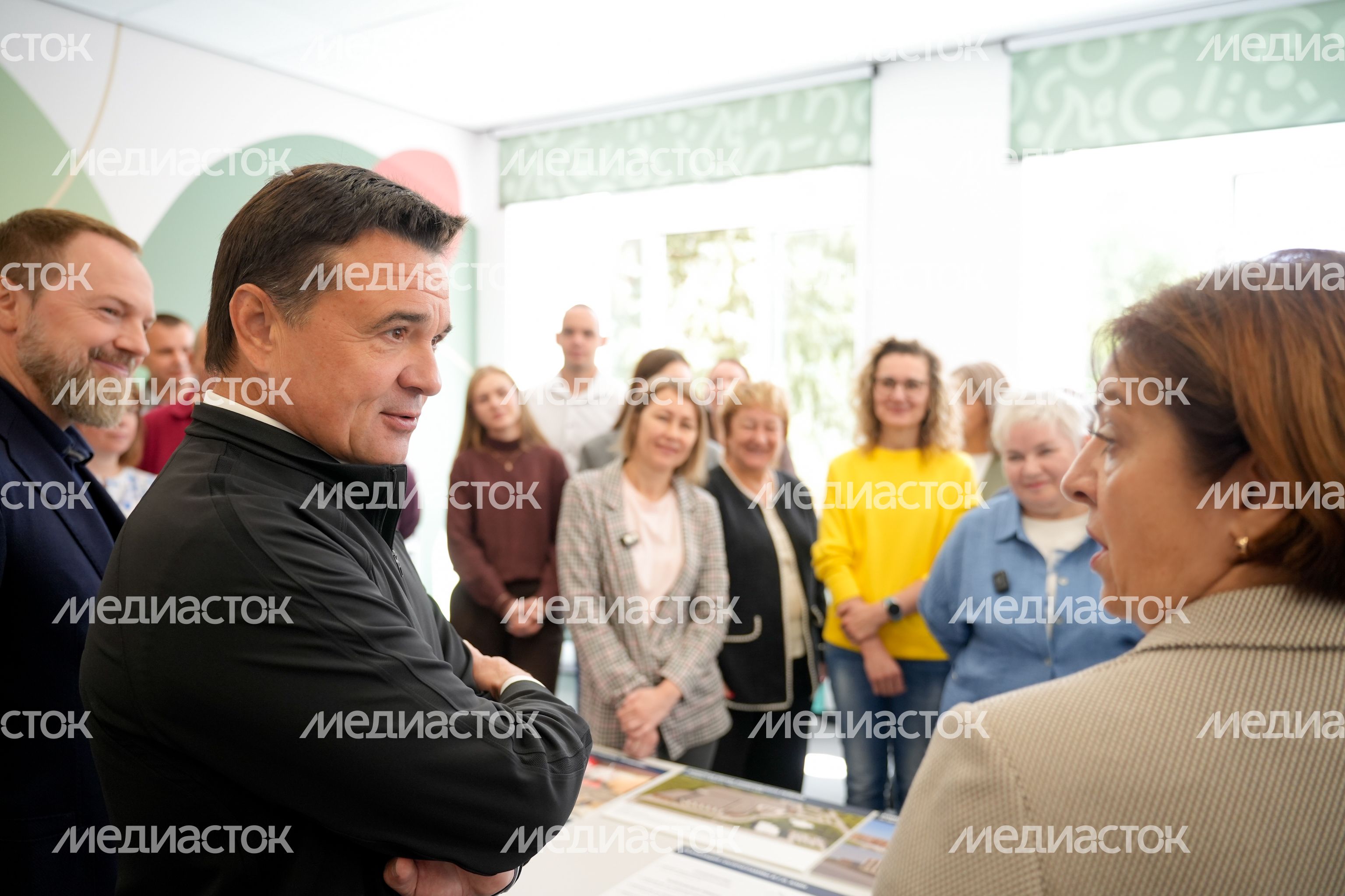 Андрей Воробьев проверил готовность одного из корпусов лицея им. Д.И. Менделеева на Бородинском проезде в Клину
