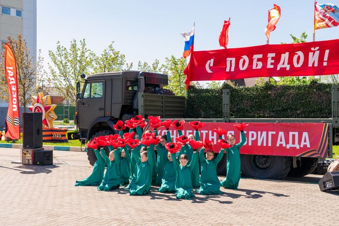 Фронтовая поляна в поселке Большевик ко Дню Победы