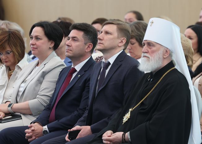 Подмосковных соцработников поздравили с их профессиональным праздником