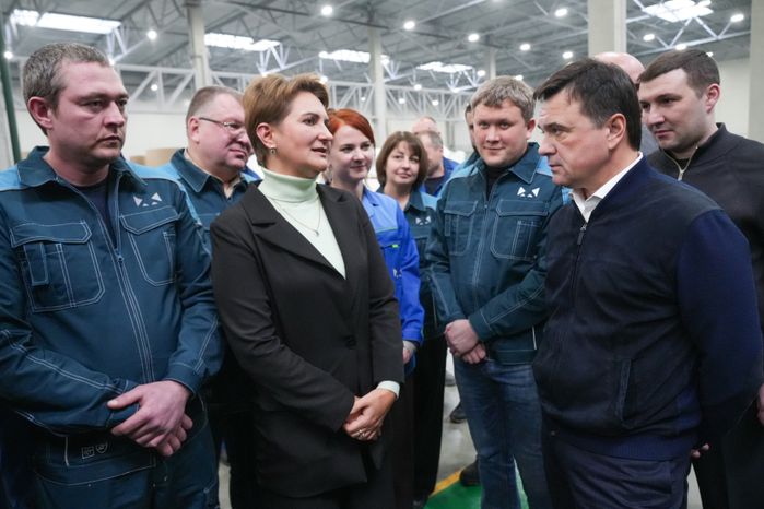 Андрей Воробьев посетил завод "Л-Пак" в Кашире