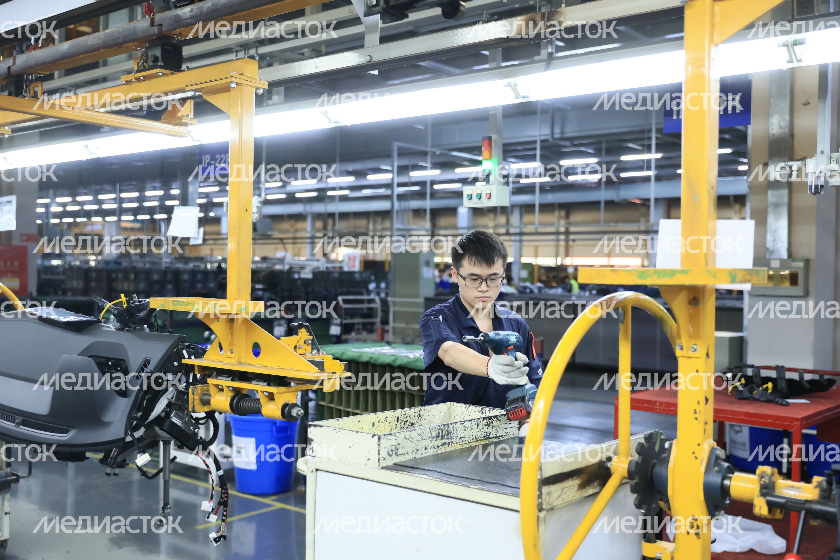 Посещение автозавода Changan Automobile Group в Китае Губернатором Подмосковья
