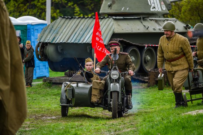 Военно-историческая реконструкция событий мая 1945 года в музее истории танка Т-34 в Мытищах