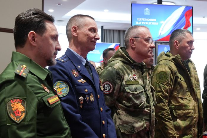 Добровольцам подразделения БАРС вручили государственные награды