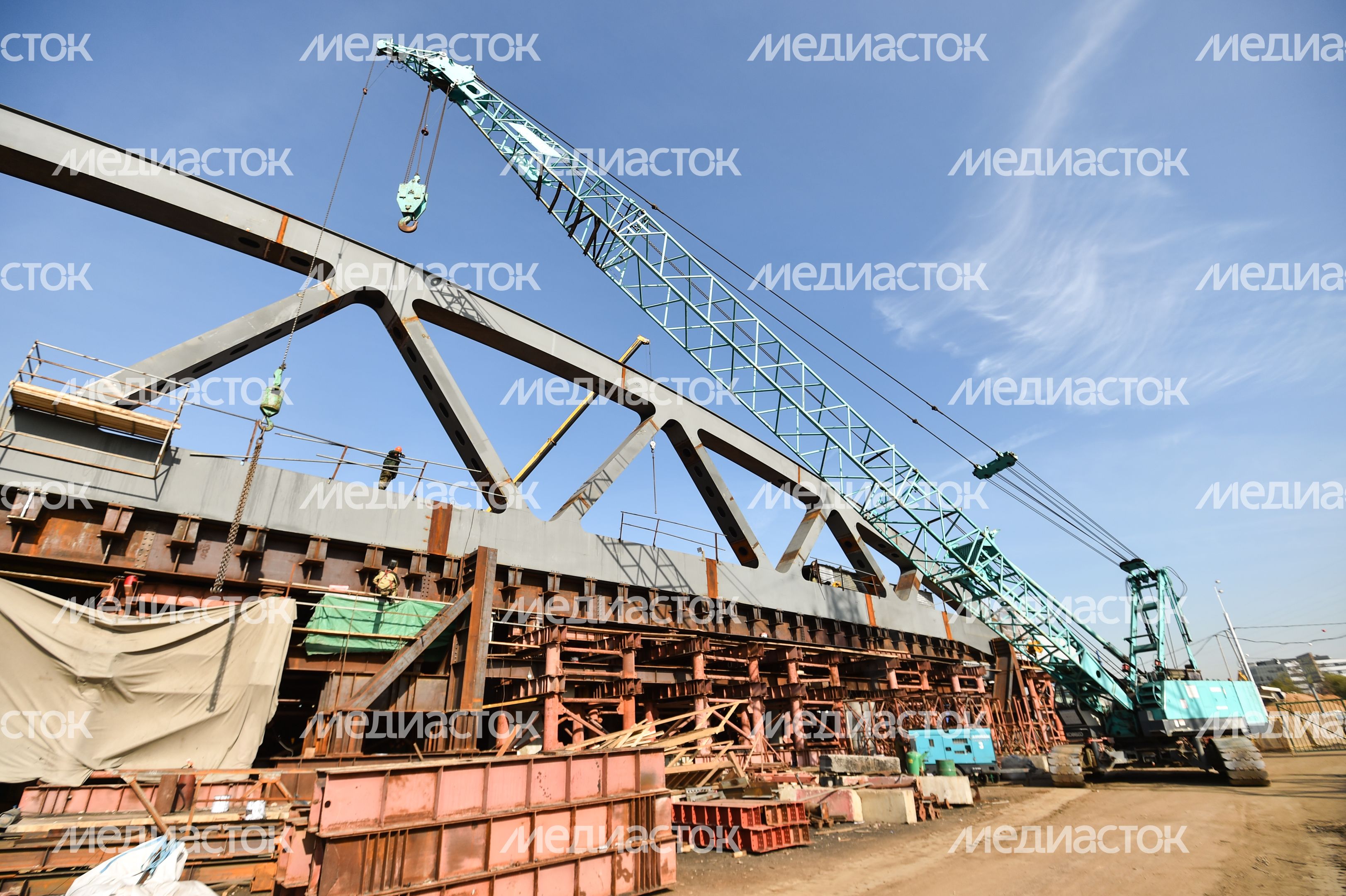 Надвижка арочного пролета на развязке Ленинградского шоссе в Химках