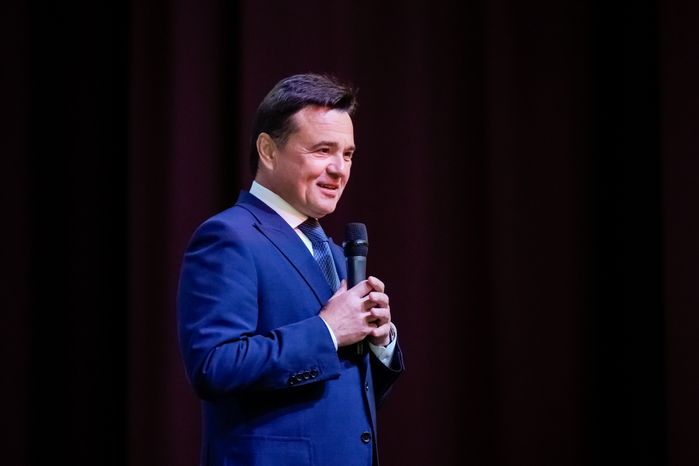 Андрей Воробьев поздравил с праздником военнослужащих 45-й бригады спецназа ВДВ