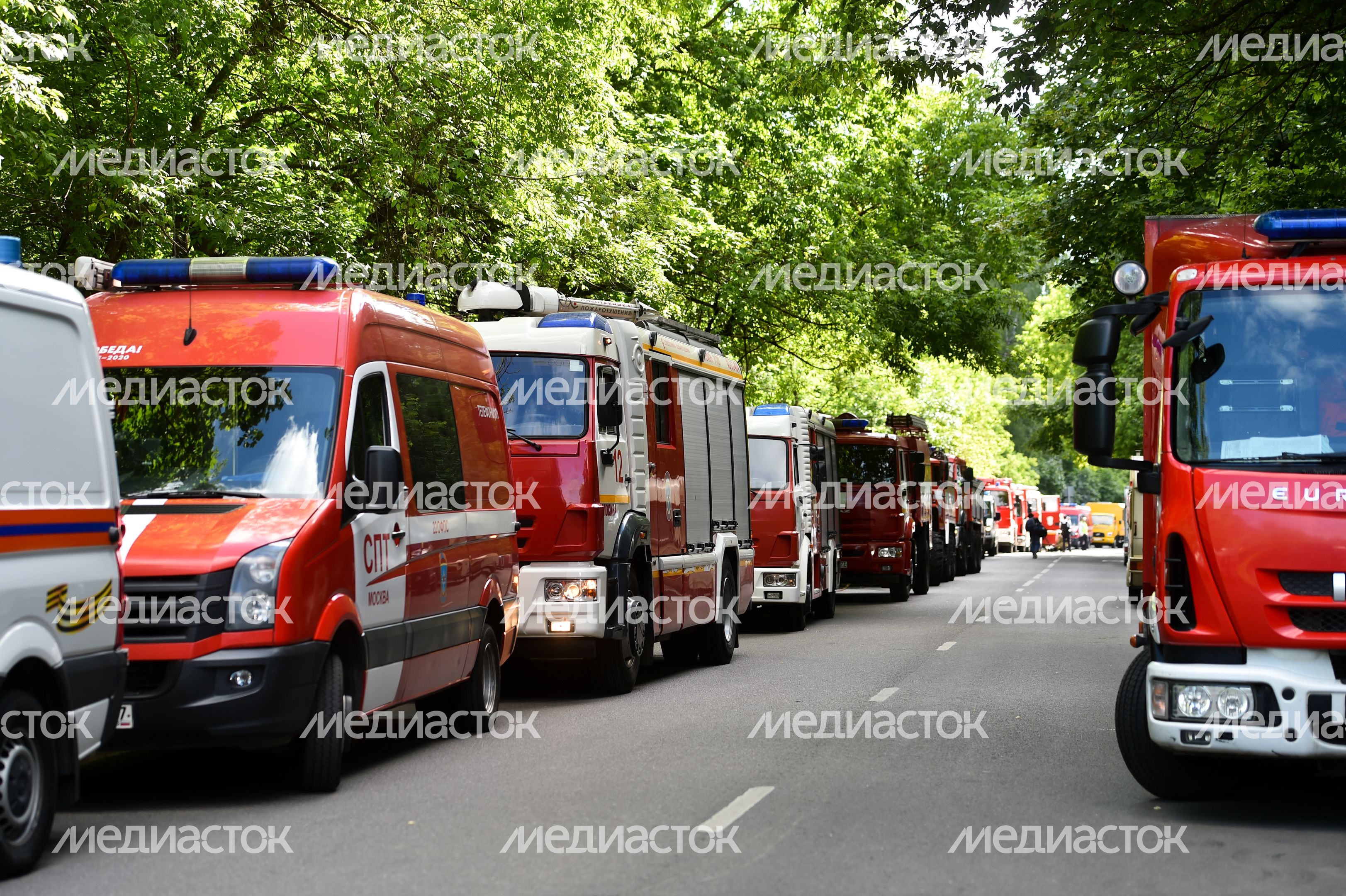 Кадры с места взрыва в доме на улице Проходчиков в Москве