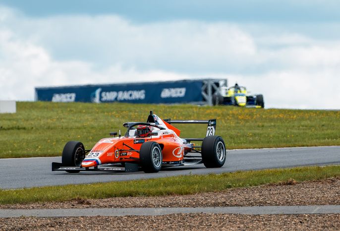 VI этап российской серии кольцевых гонок на автодроме Moscow Raceway