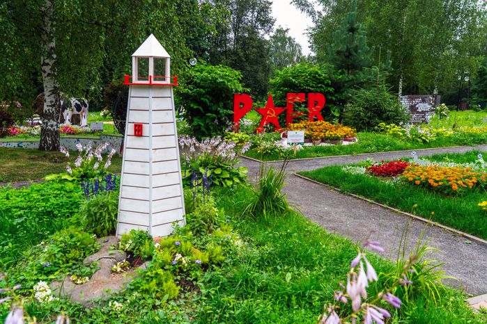 Фестиваль флористики и дизайна «Вальс цветов» в Сестрорецком парке города Клин